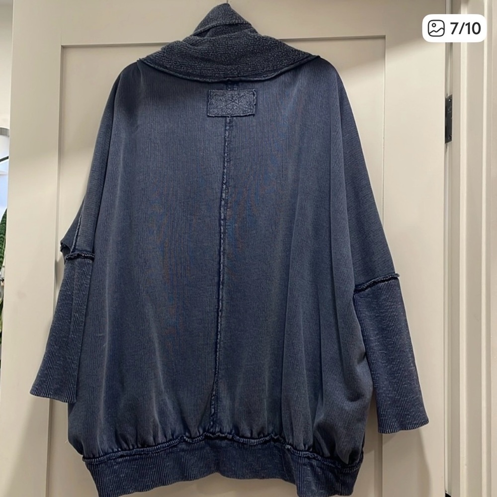 We The Free Textured Monday-Friday Blue Cardigan in large - Picture 2 of 6